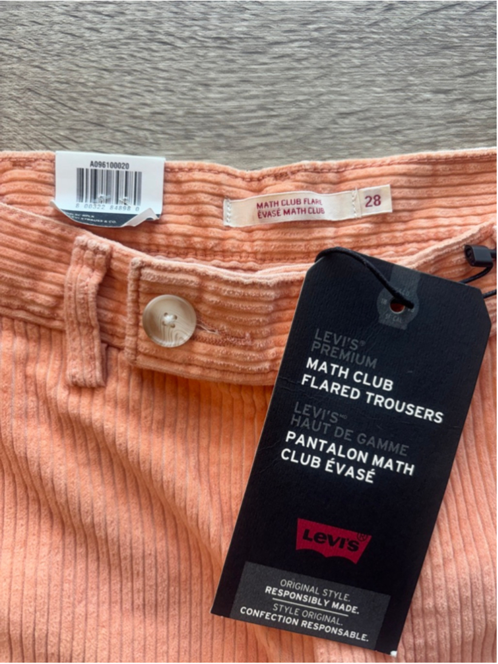 NWT Levi's Premium Math Club Flare Corduroy High Rise Trousers Women’s Size 28 - Picture 5 of 9